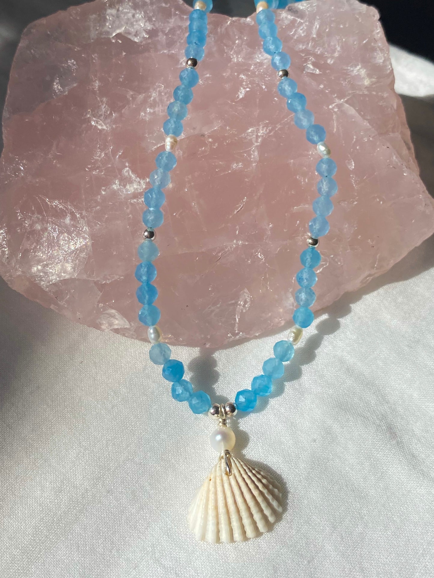 Silver blue Chardonnay shell necklace