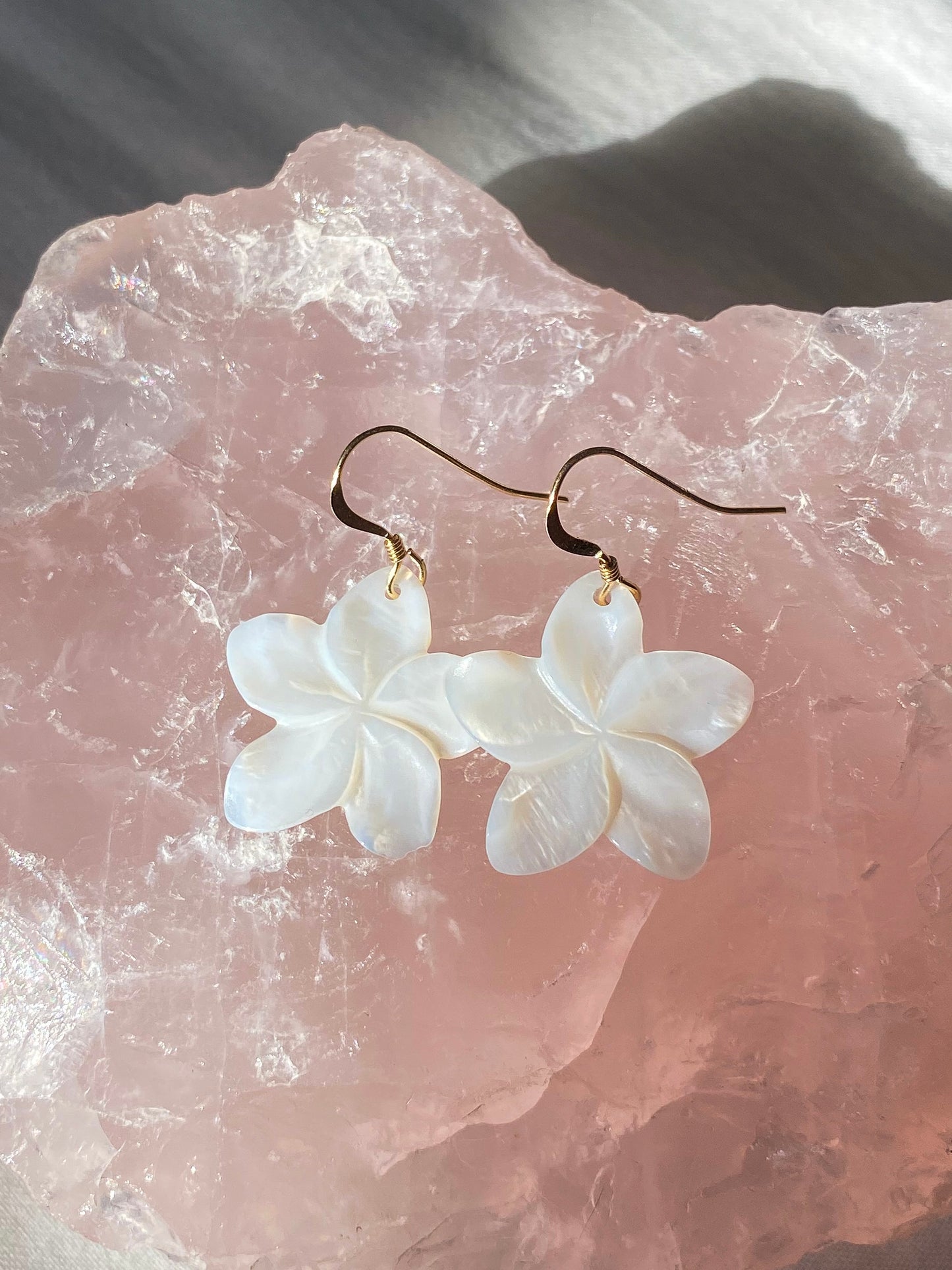 Gold shell flower earrings
