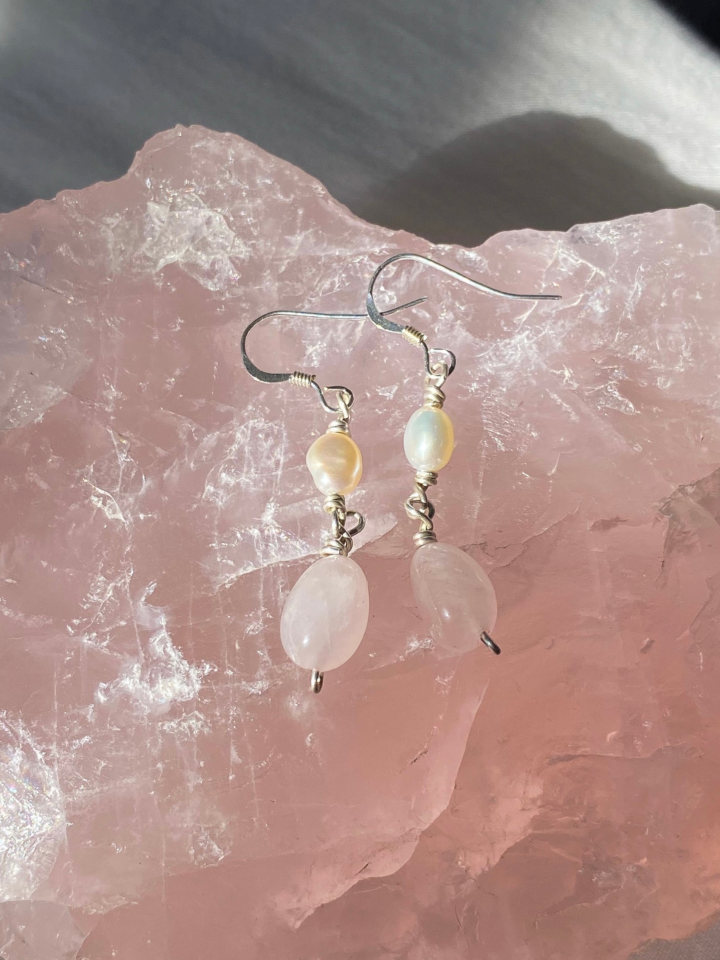 Silver rose quartz & pearl earrings